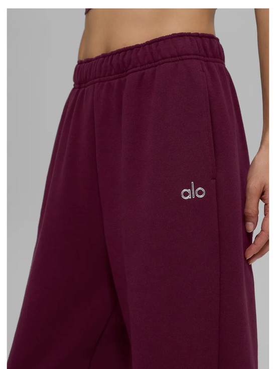 ALO Yoga Pants - ALO Accolade Straight Leg sweatpant Burgundy - Size S - worn once